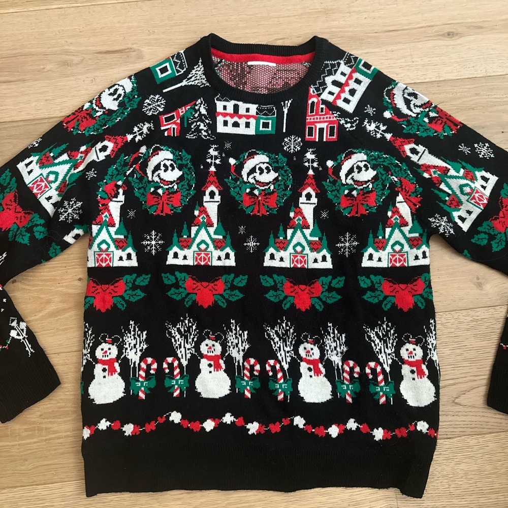 Size Large Disney Christmas Sweater!